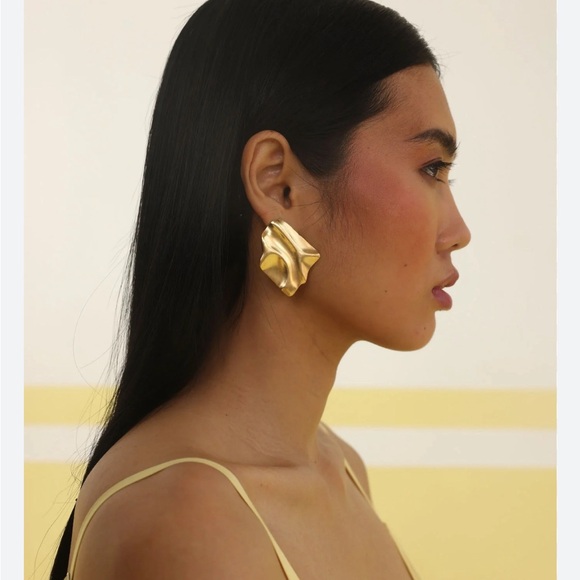 Large Gold Fold Square Large Earrings - Picture 5 of 11